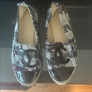 CHANEL Tweed Espadrilles in Black and Cream